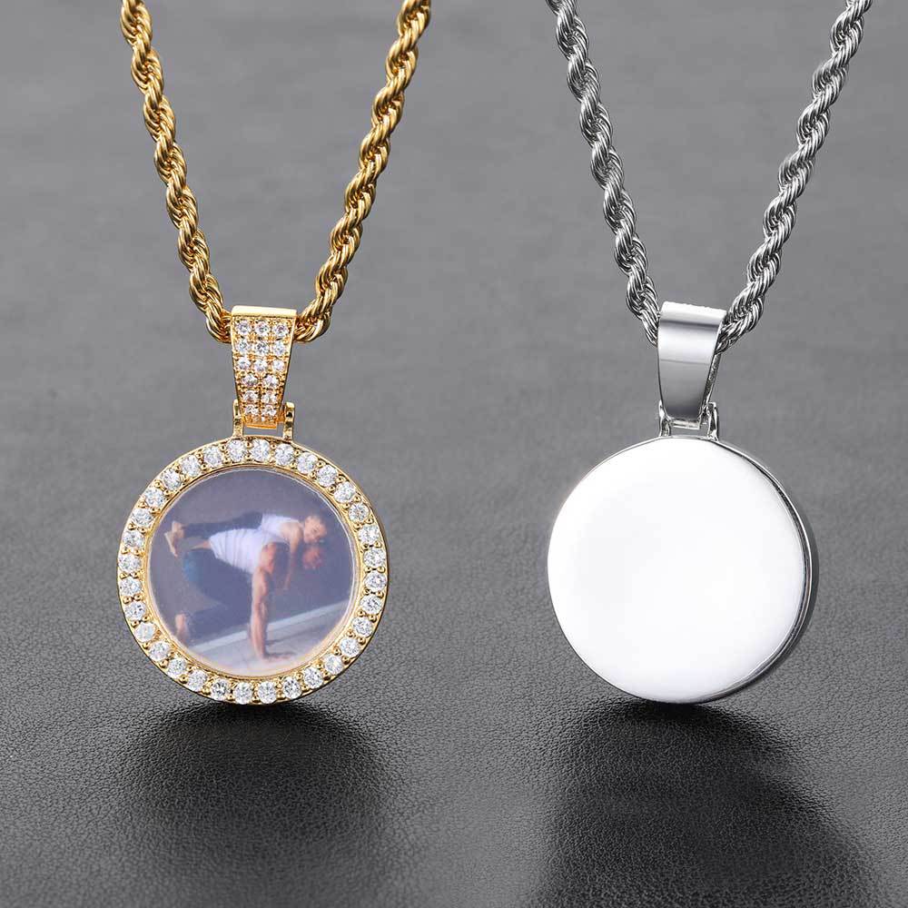 ๐ธ Keep What Matters Close To Your Heart โ The Elegant and Intimate Medallion Chain ๐