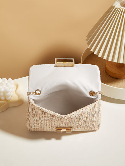 🌿 Natural Elegance – The Straw Bag that is both Chic and casual! ☀️