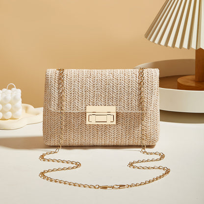 🌿 Natural Elegance – The Straw Bag that is both Chic and casual! ☀️