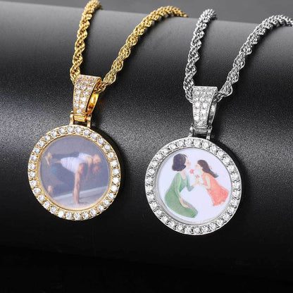 📸 Keep What Matters Close To Your Heart – The Elegant and Intimate Medallion Chain 💖