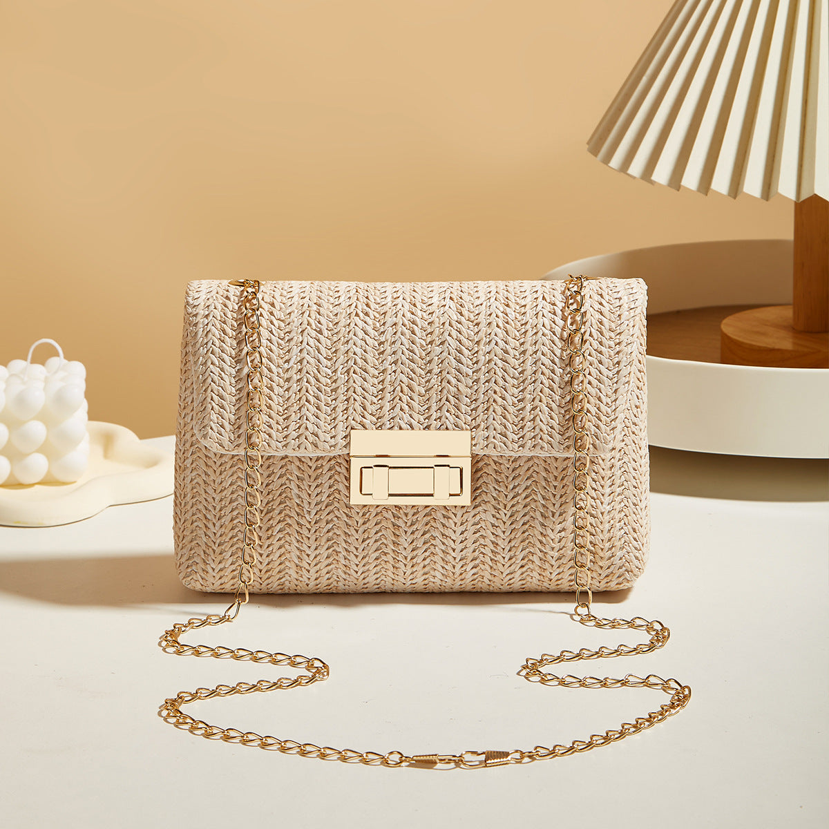 🌿 Natural Elegance – The Straw Bag that is both Chic and casual! ☀️