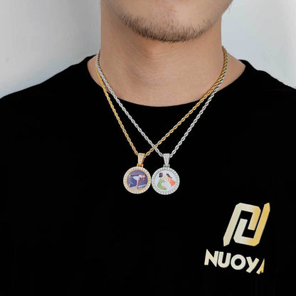 📸 Keep What Matters Close To Your Heart – The Elegant and Intimate Medallion Chain 💖
