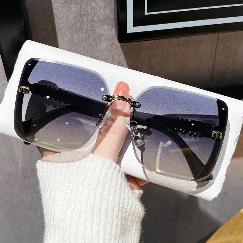 WOMEN'S SUNGLASSES - UNCOMPROMISING STYLE 🕶️☀️
