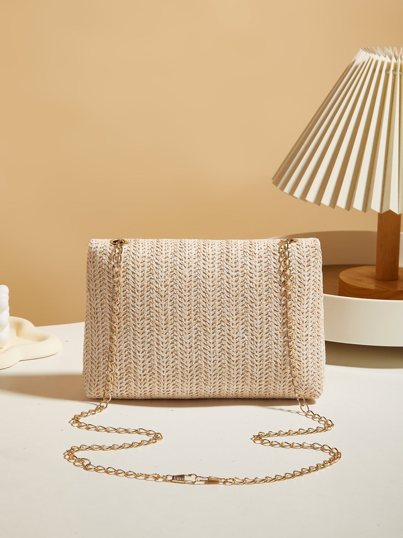 🌿 Natural Elegance – The Straw Bag that is both Chic and casual! ☀️