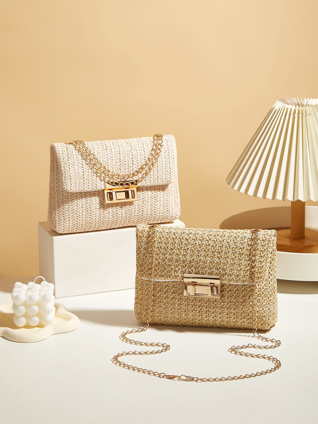 🌿 Natural Elegance – The Straw Bag that is both Chic and casual! ☀️